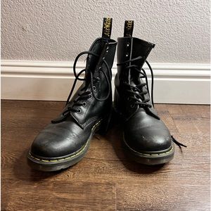 Dr martens black 11821 black moto boots size 9